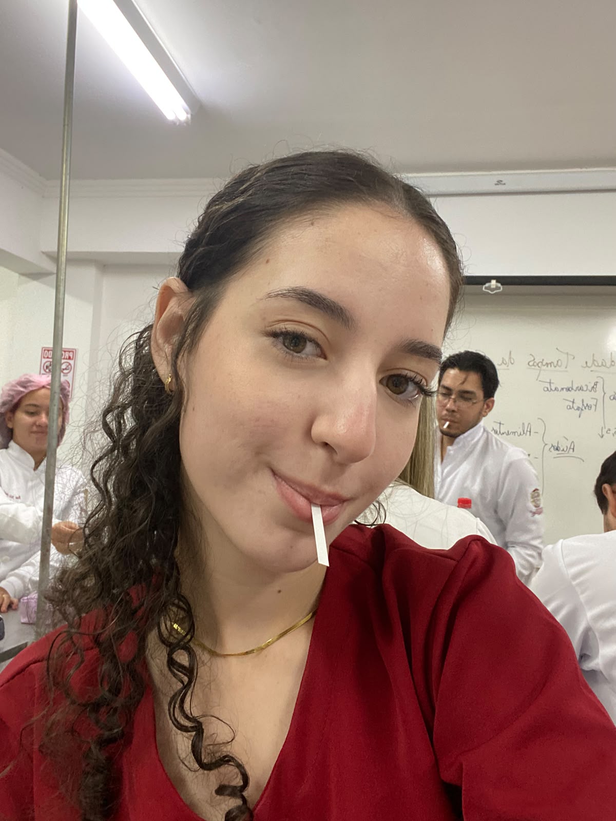 Selfie dela em um dia de faculdade
