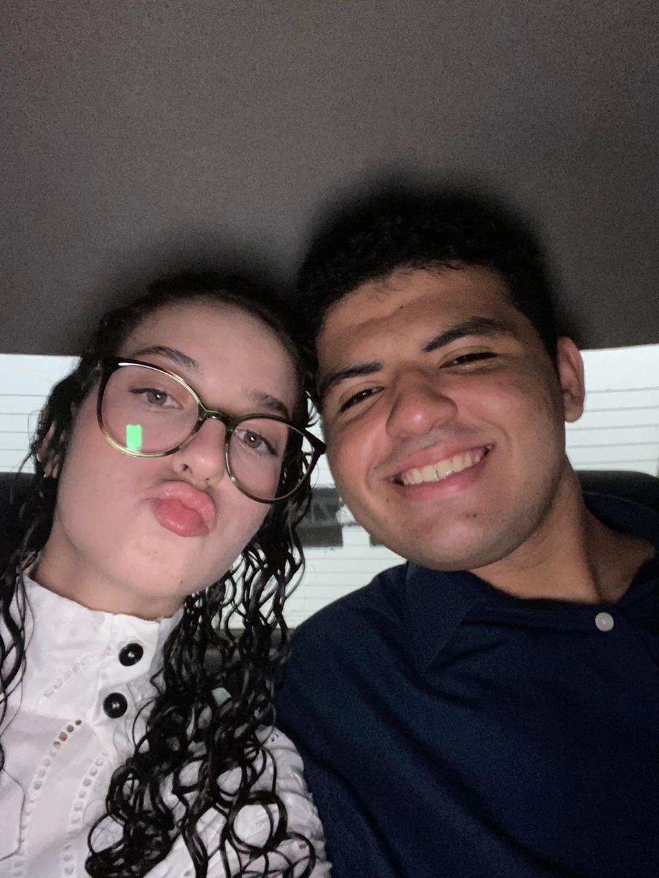 Nós dois sorrindo para uma selfie